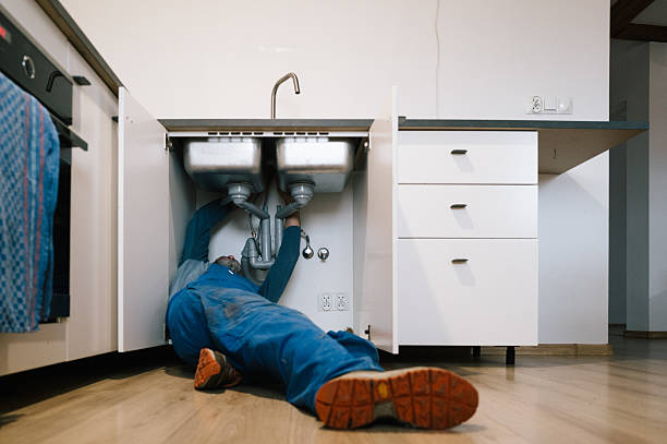 Professional Plumbing technician working in Fenton, MO